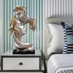 Romantik Öpüşən Cütlük Abstrakt Heykəli thumbnail