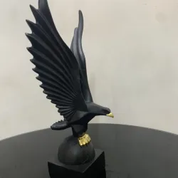 Stol Üstü Suvenir Qartal Fiquru thumbnail